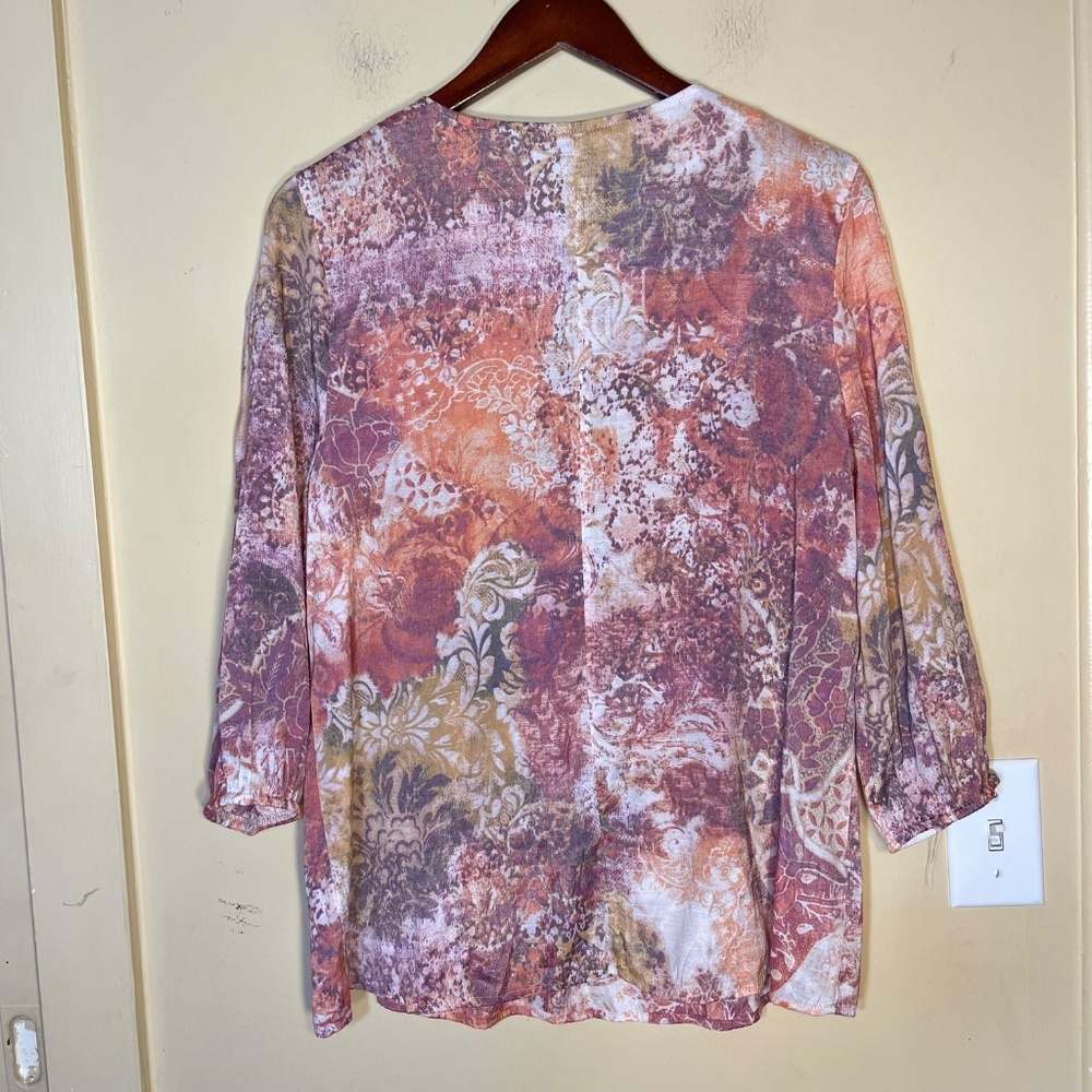 Multicolor Floral Print V-Neck Blouse - Picture 2 of 8
